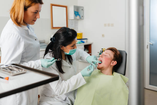 Best Urgent Tooth Repair  in Hillcrest, CA